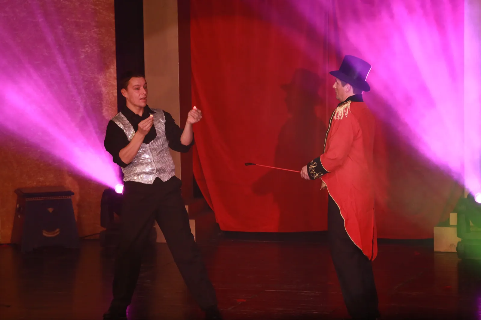 Stand-up Bühnenshow des Zauberers LIAR