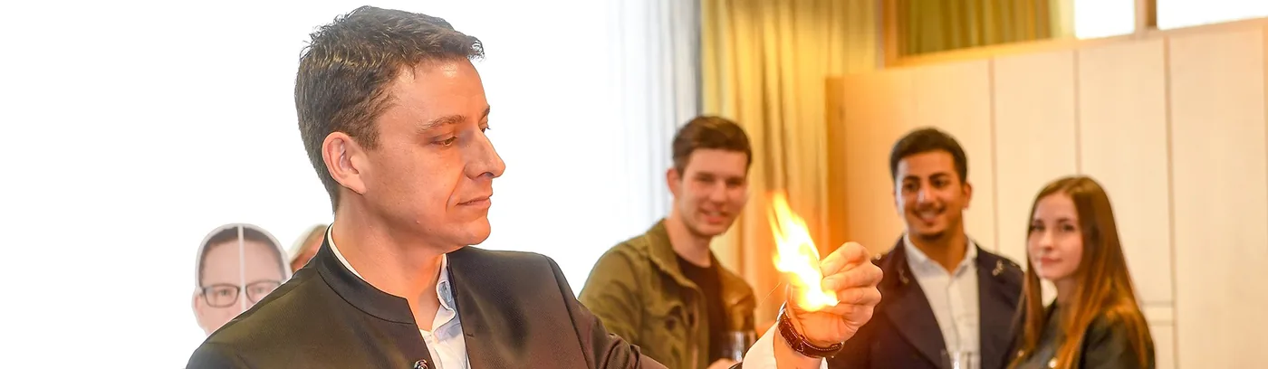 Walk-Act Zauberer LIAR im Ruhrgebiet