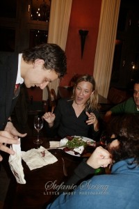 Tisch Zauberer begeistert Publikum