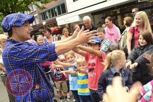 Foto Kinderzauberei mit Zauberer LIAR mit Publikum