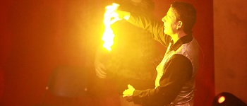 Zaubershow mit Feuer mit Zauberer LIAR