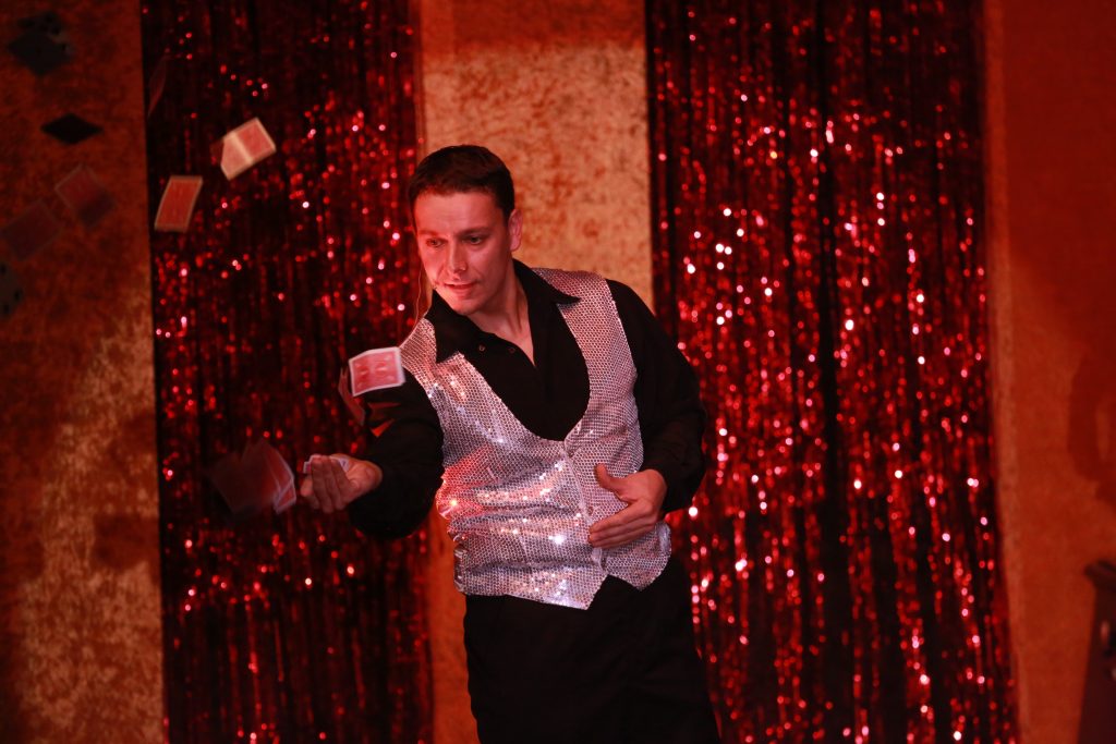 Zaubershow der Extraklasse mit Zauberkünstler LIAR